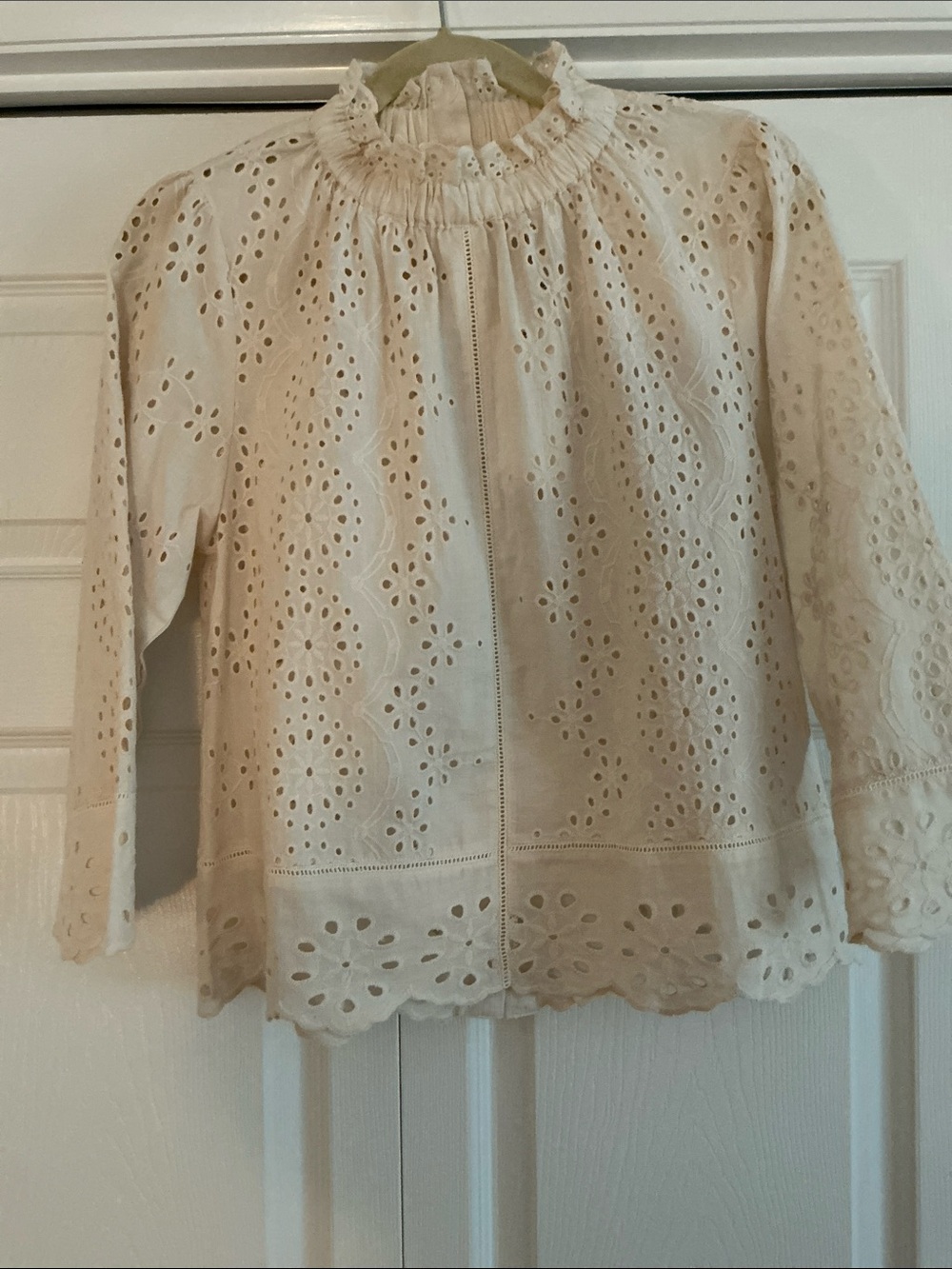 JENNIFER & GRACE Cream Eyelet Cotton Top, button down back XS